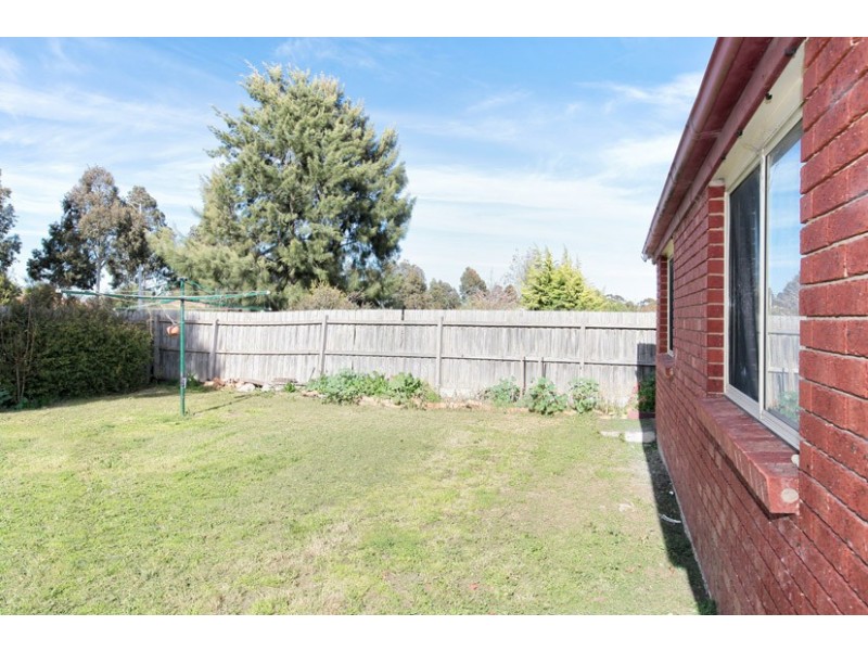 38 Pinnock Avenue, Roxburgh Park VIC 3064