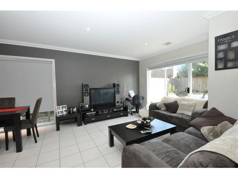 8 Viewbank Circuit, Roxburgh Park VIC 3064