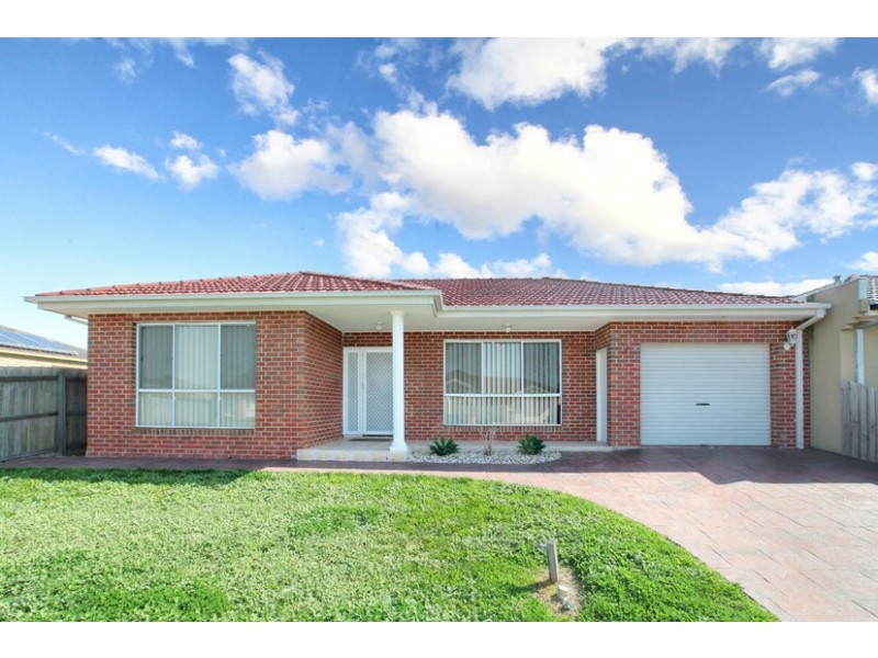 47 Rio Grande Drive, Roxburgh Park VIC 3064