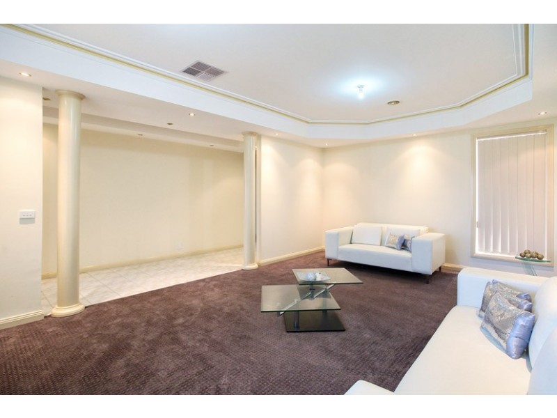 47 Rio Grande Drive, Roxburgh Park VIC 3064