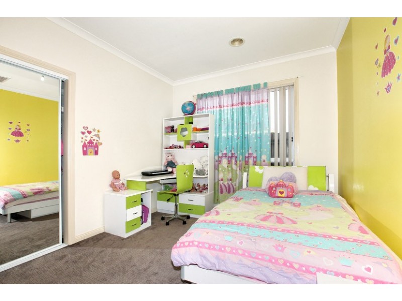 47 Rio Grande Drive, Roxburgh Park VIC 3064