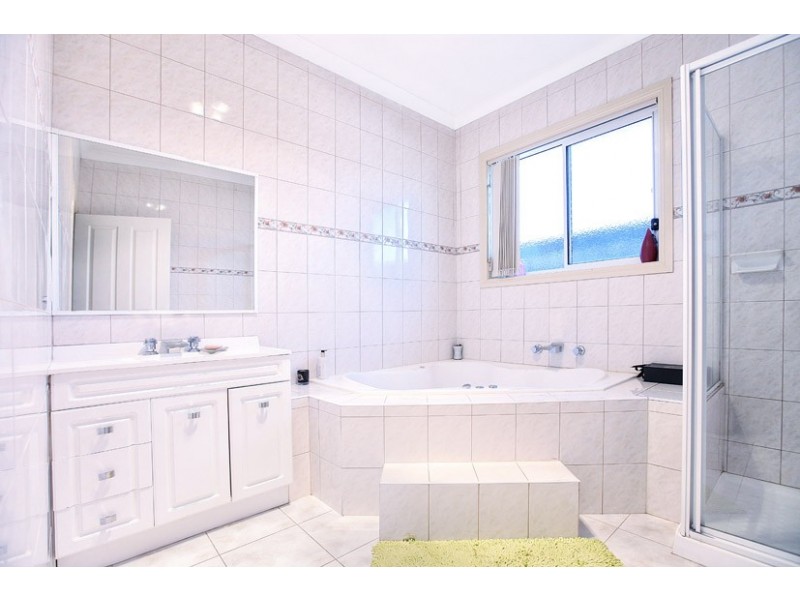 47 Rio Grande Drive, Roxburgh Park VIC 3064