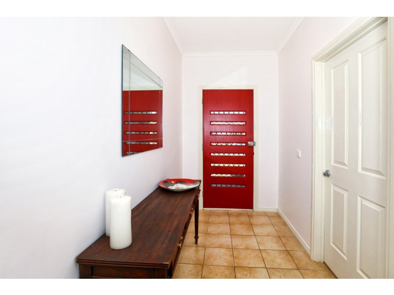 24 Thames Way, Roxburgh Park VIC 3064