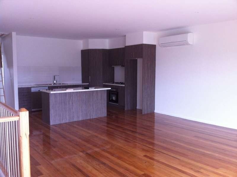 3/16 Clarendon Avenue, Craigieburn VIC 3064