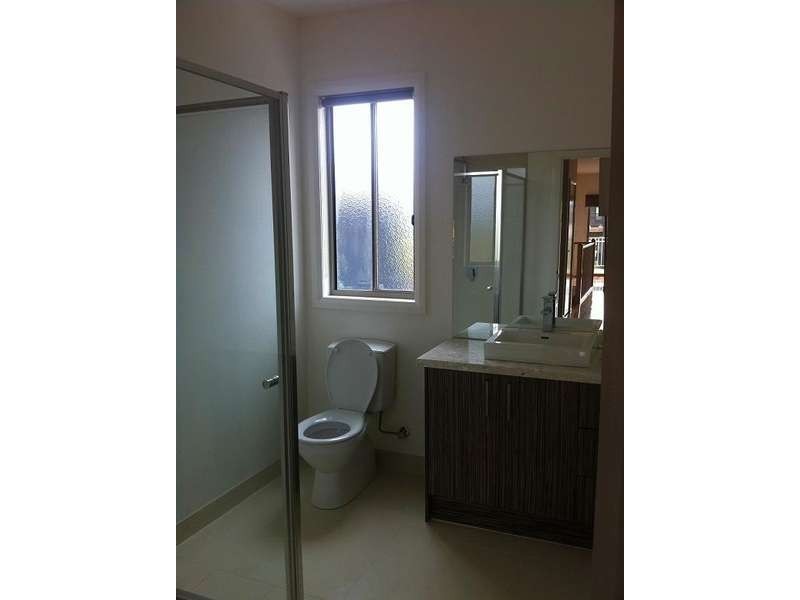 3/16 Clarendon Avenue, Craigieburn VIC 3064