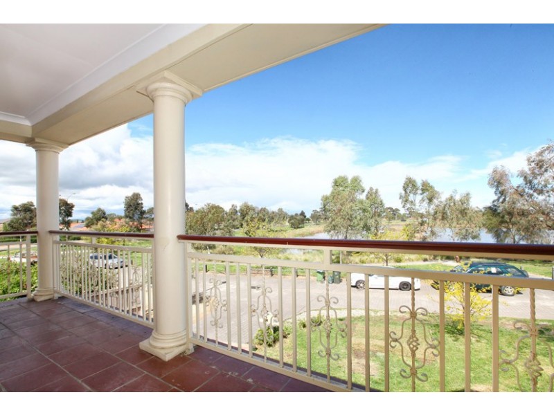 3 Beltana Lane, Roxburgh Park VIC 3064