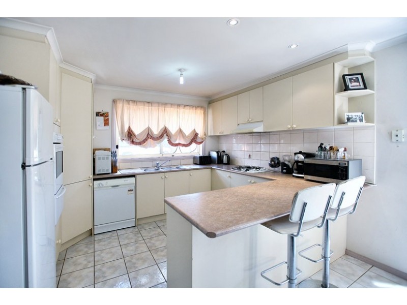 12 Barrett Court, Roxburgh Park VIC 3064