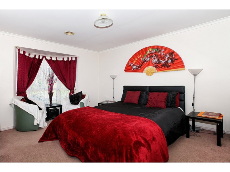 12 Barrett Court, Roxburgh Park VIC 3064