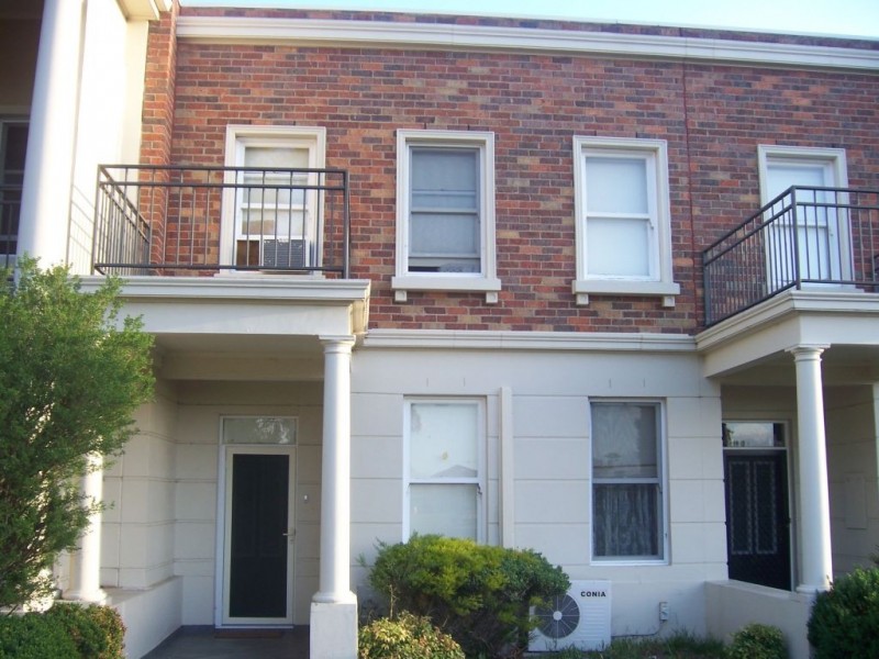 4 Richmond Terrace, Roxburgh Park VIC 3064