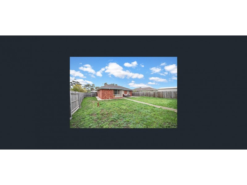 9 Edgecombe Way, Roxburgh Park VIC 3064