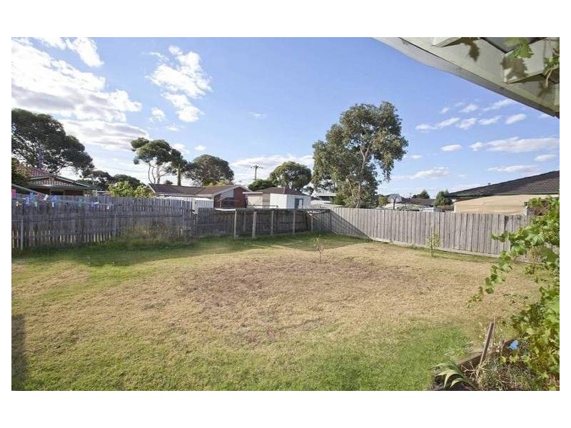 11 Sandford Court, Meadow Heights VIC 3048
