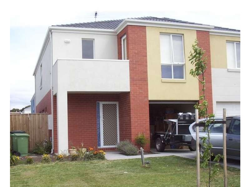 12 Viewbank Circuit, Roxburgh Park VIC 3064