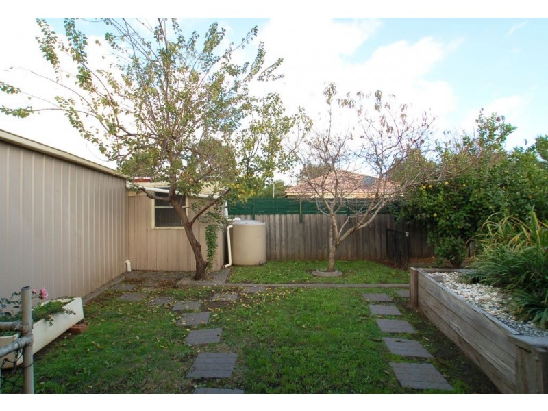 25 McConnell Crescent, Roxburgh Park VIC 3064