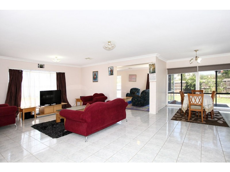 1 Angus Court, Roxburgh Park VIC 3064