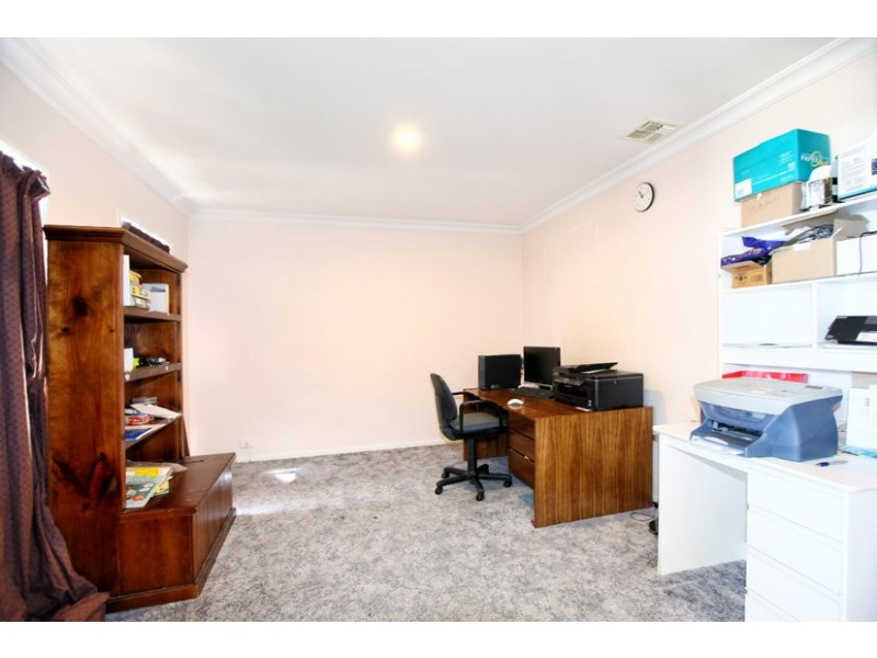 1 Angus Court, Roxburgh Park VIC 3064