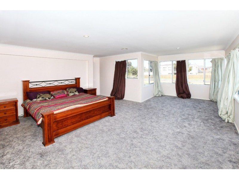 1 Angus Court, Roxburgh Park VIC 3064