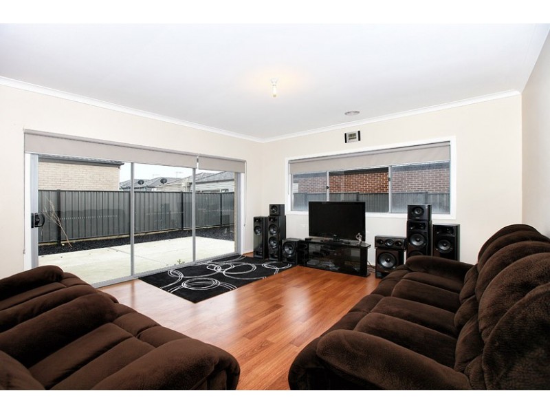 74 Thoresby Circuit, Craigieburn VIC 3064