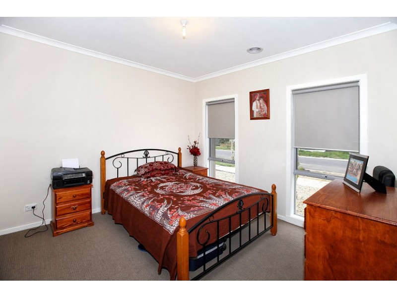 74 Thoresby Circuit, Craigieburn VIC 3064