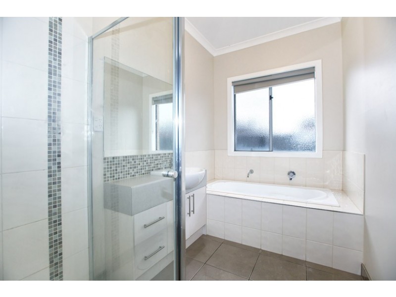 74 Thoresby Circuit, Craigieburn VIC 3064