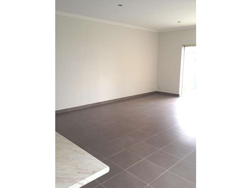11/5 Korab Place, Roxburgh Park VIC 3064
