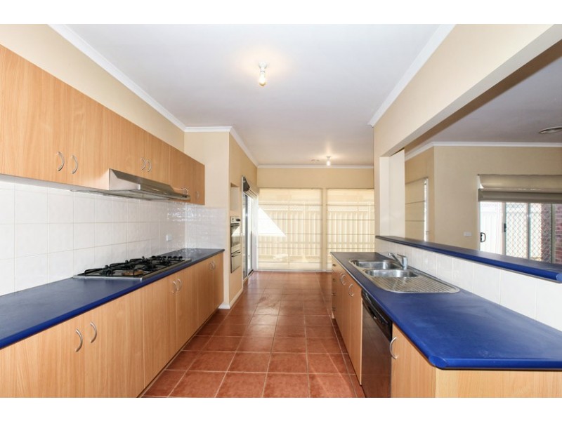 51 Woodlea Crescent, Craigieburn VIC 3064