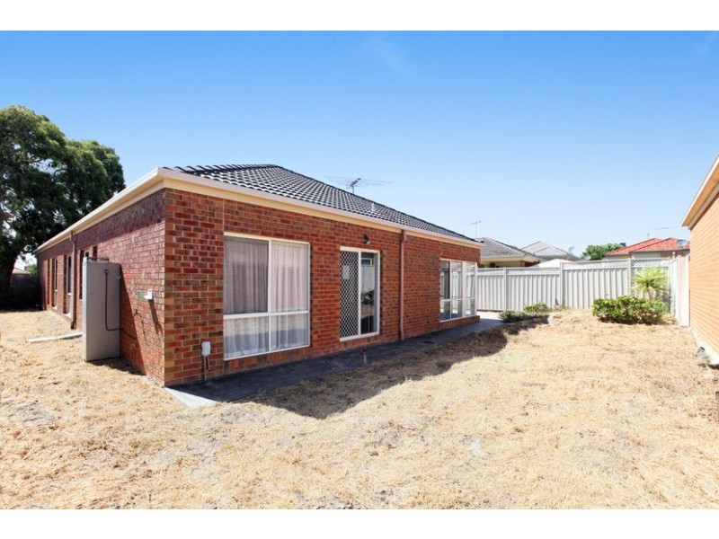 51 Woodlea Crescent, Craigieburn VIC 3064