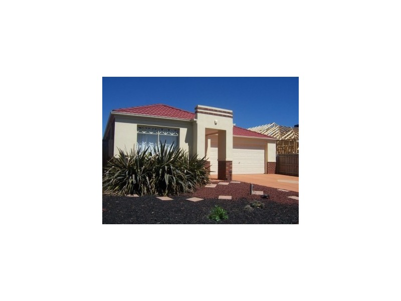 23 Lockwood Drive, Roxburgh Park VIC 3064