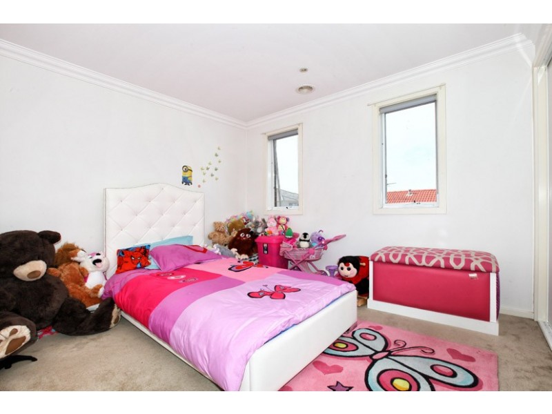 38 Lakeside Drive, Roxburgh Park VIC 3064