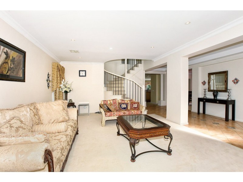 8 Mensa Court, Roxburgh Park VIC 3064