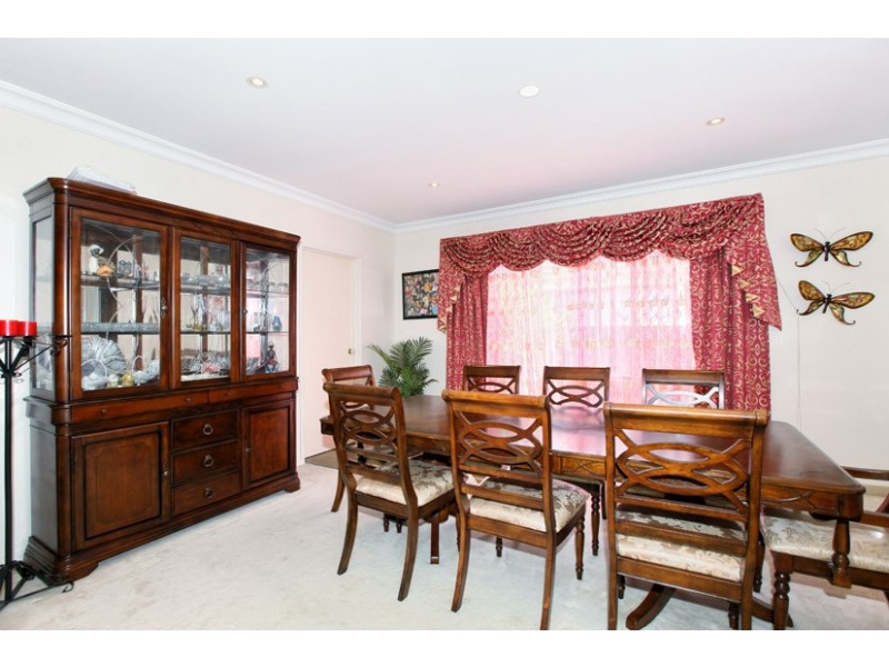 8 Mensa Court, Roxburgh Park VIC 3064