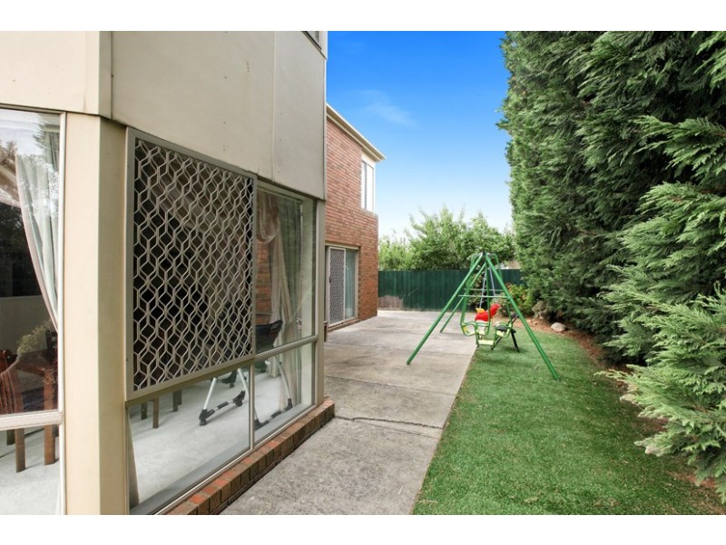 8 Mensa Court, Roxburgh Park VIC 3064