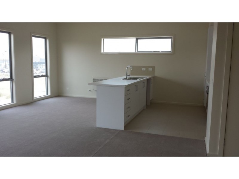 2-10 Murchison Drive, Roxburgh Park VIC 3064