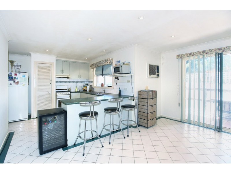 7 Satterly Way, Roxburgh Park VIC 3064