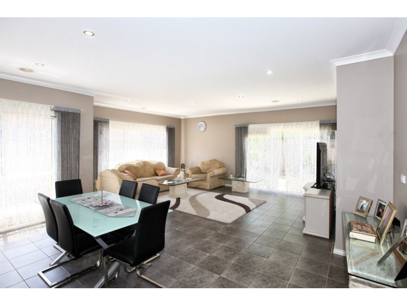 9 Acland Street, Craigieburn VIC 3064