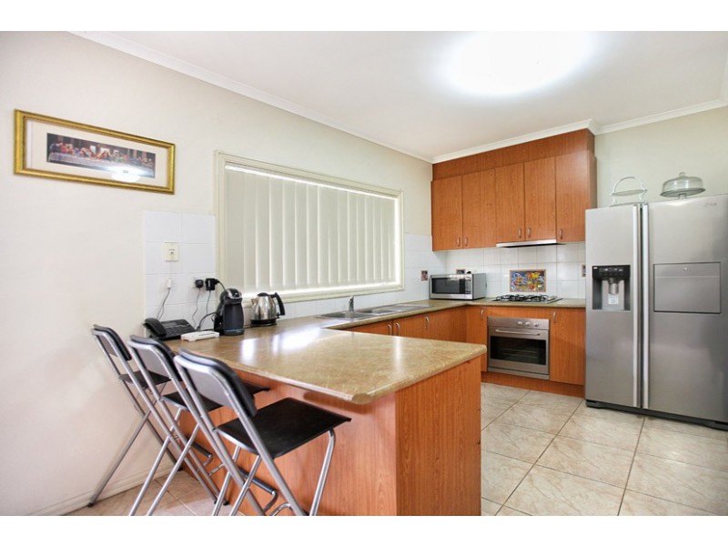12 Thames Way, Roxburgh Park VIC 3064