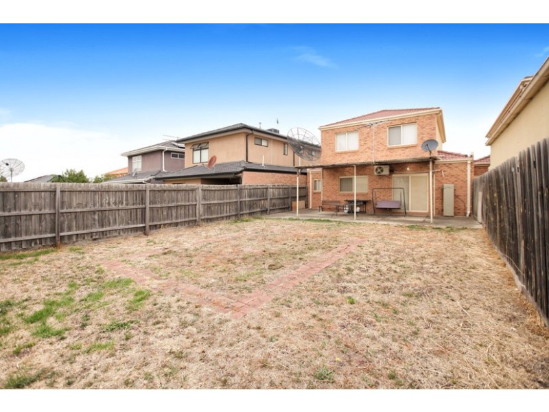 12 Thames Way, Roxburgh Park VIC 3064