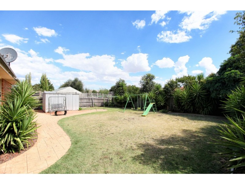 11 Morey Court, Roxburgh Park VIC 3064