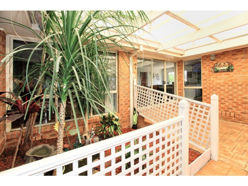 11 Morey Court, Roxburgh Park VIC 3064