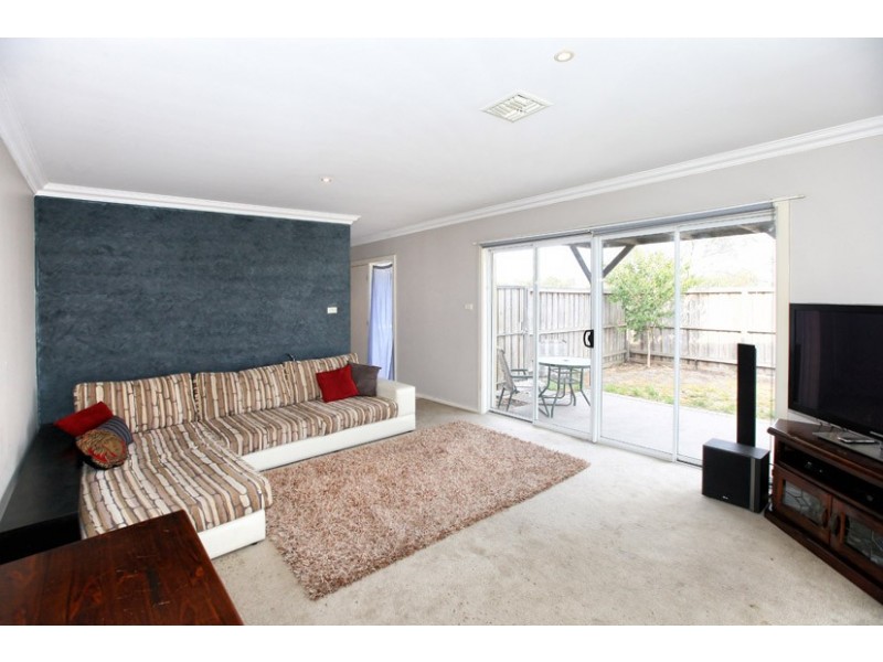 38 Lakeside Drive, Roxburgh Park VIC 3064