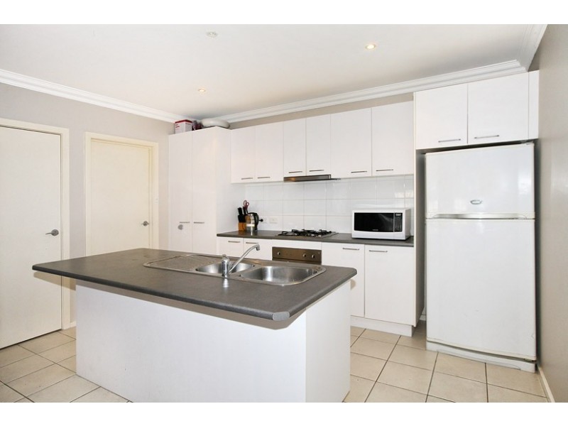 38 Lakeside Drive, Roxburgh Park VIC 3064