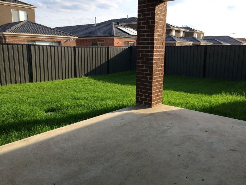 83 Biltmore Crescent, Roxburgh Park VIC 3064