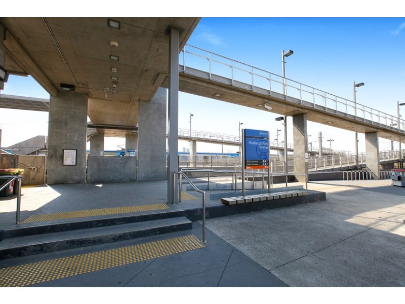 24 Sahi Crescent, Roxburgh Park VIC 3064