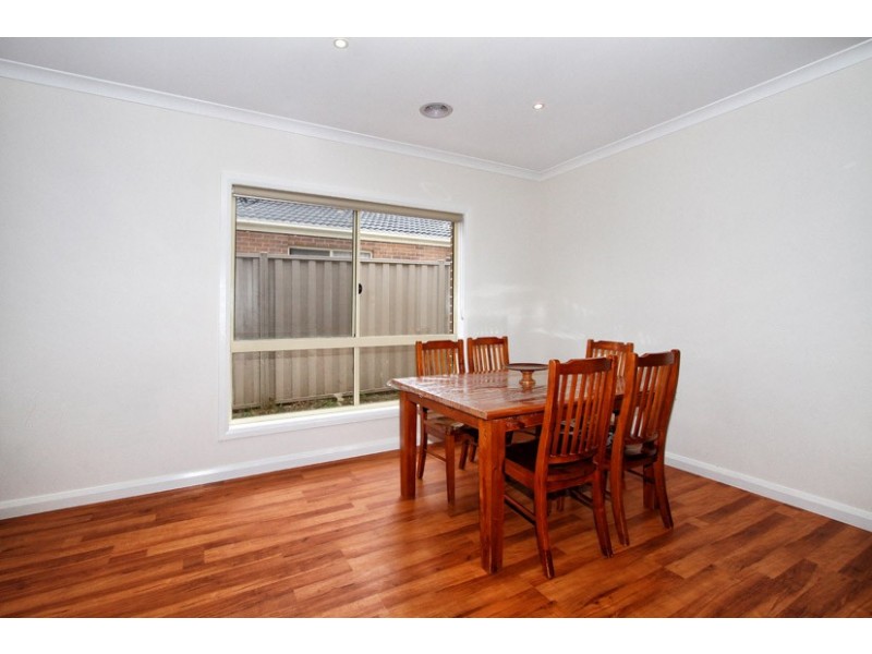 18 Discovery Close, Craigieburn VIC 3064