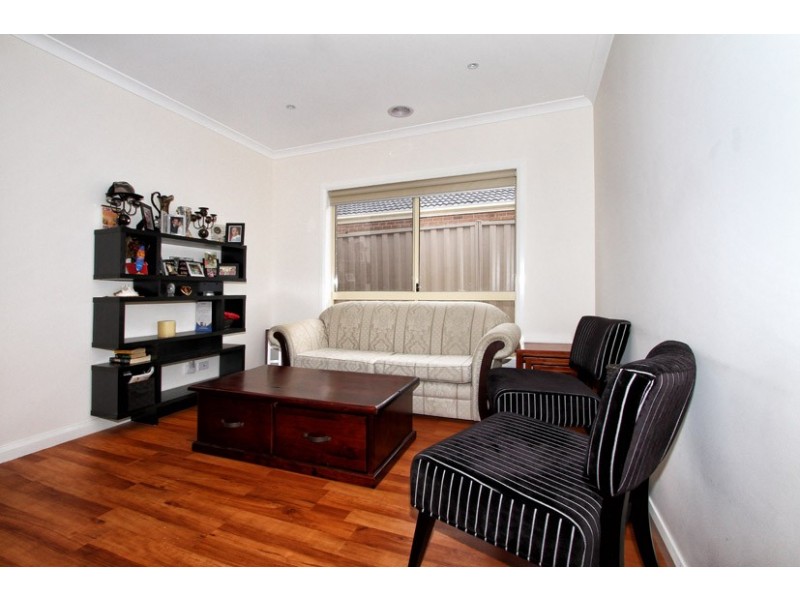 18 Discovery Close, Craigieburn VIC 3064