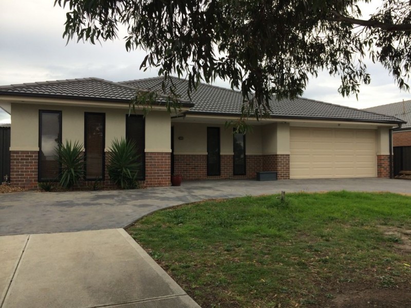4 Korab Place, Roxburgh Park VIC 3064