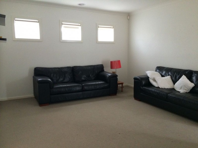 4 Korab Place, Roxburgh Park VIC 3064