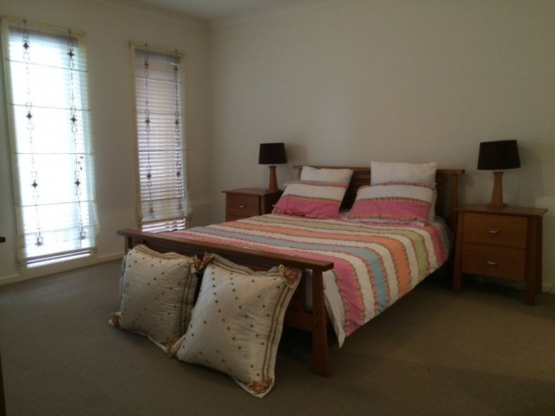 4 Korab Place, Roxburgh Park VIC 3064