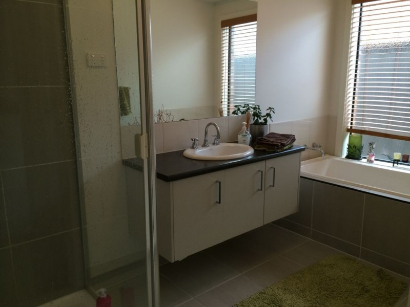4 Korab Place, Roxburgh Park VIC 3064