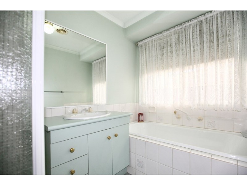 5 Thurmand Court, Roxburgh Park VIC 3064