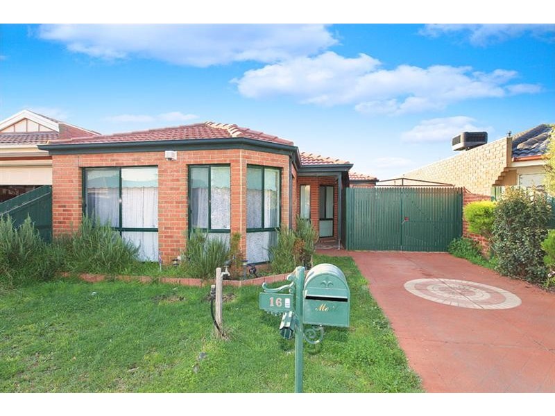 16 Mackellar Drive, Roxburgh Park VIC 3064